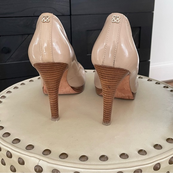 Coach fabulous nude platform pump. Classic  style with modern platform. - Picture 3 of 4